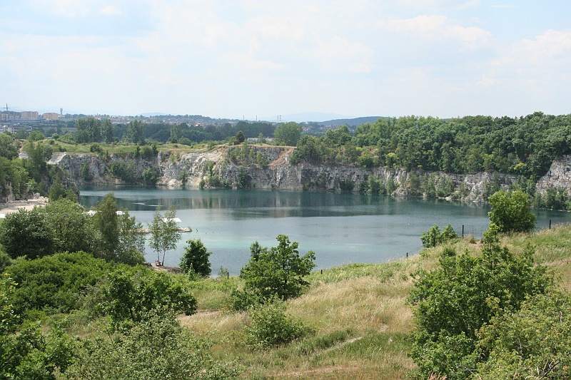 Obraz 083.jpg - Zakrzówek - zalany kamieniołom, który obecnie przekształcił się w malownicze jeziorko
